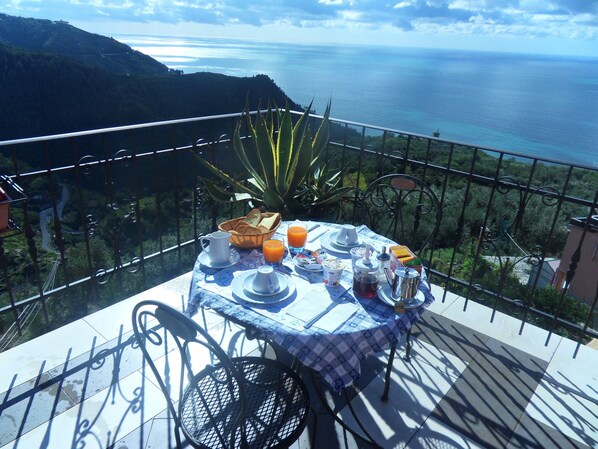 Breakfast with sea view on our terrace