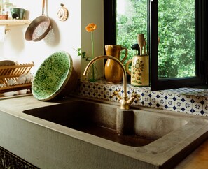 kitchen  lavatory