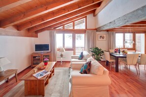 Spacious lounge and dining area