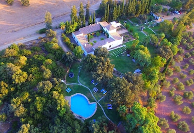 Auténtica casa real española con jardín y preciosa piscina