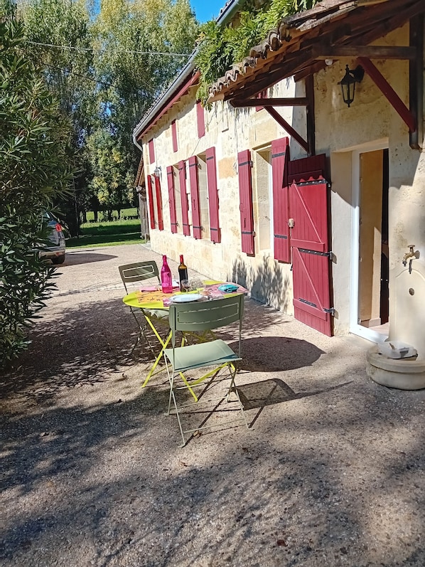 Ulkoruokailutilat