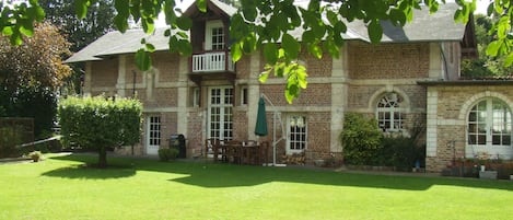 Beautiful Historic Farm House