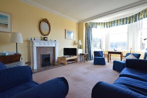 Spacious living room