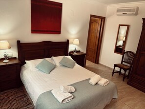King bed en-suite