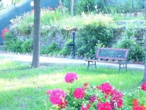 Garden Park Fountain & Bench