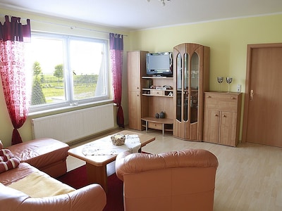 bright and friendly apartment overlooking the Lake Kummerow, single storey