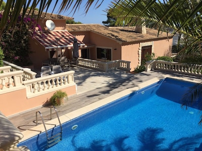 Exclusive detached villa in a panoramic position with sea views and large pool