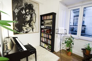 Living Room: music corner, literature