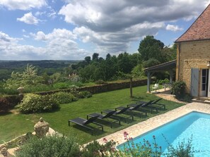 garden and swimming pool