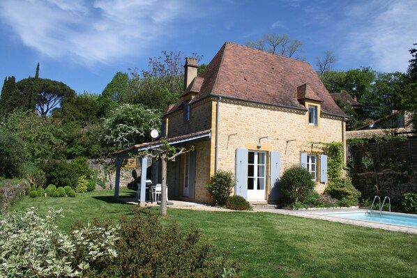 house and garden