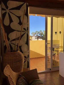 Cozy apartment in a well-kept complex with pool, only 40 meters to the beach