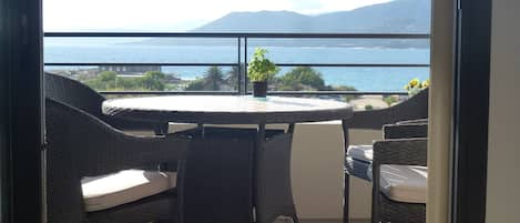 Terrasse de 10m2 avec vue sur mer