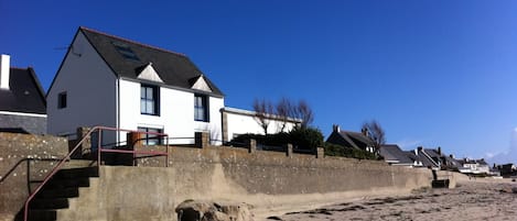 Maison vue de la plage