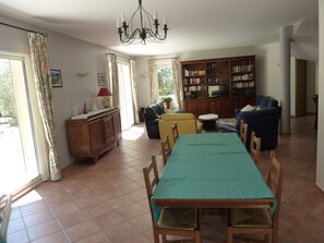 Très grand salon