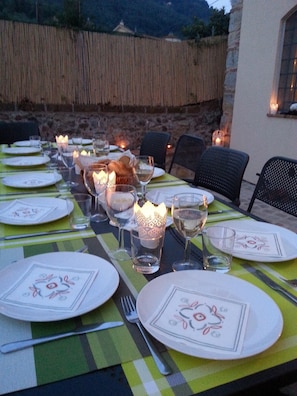 Outdoor dining