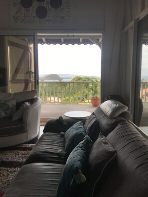 Vue mer, du salon.