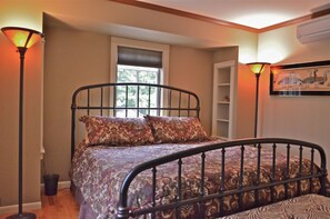 Master Bedroom with Tempur-Pedic King