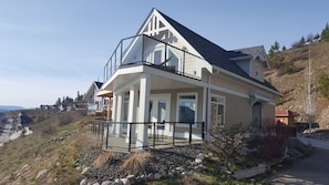 Soak the sun, sights, sounds and smell from the comfort of your Kelowna cottage