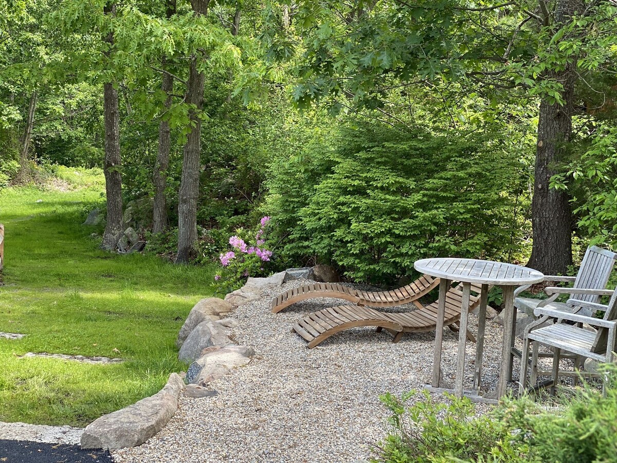 PREMIUM PROPERTY – Private 2-Acre Retreat – MODERN 4 Bedrooms – See Video Tour
