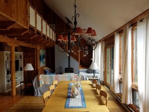 Large table can accommodate 8 people