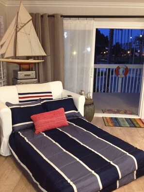  pull-out love seat