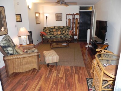 Beautiful 2 bedroom / 1 bath. Close to Beaches!