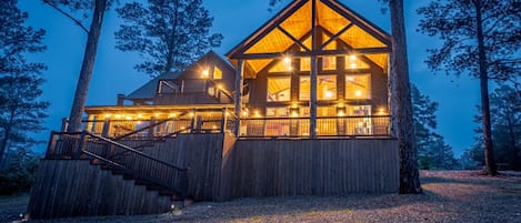 View Side of Cabin - large deck area and 2nd floor viewing balcony