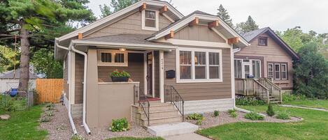 Like-new restored home in quiet neighborhood close to amenities