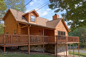 Gatlinburg Cabin "Owl"s Nest"