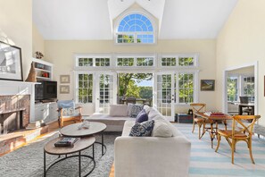 Living room overlooking the lake 