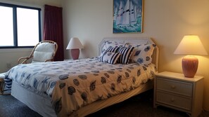 Master Bedroom - Queen 