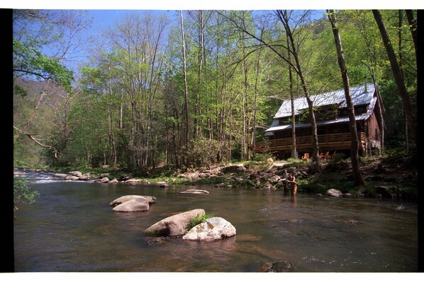 Nantahala River Lodge - Cabin on the Nantahala River