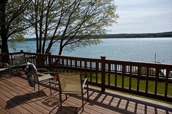 Amazing views of Lake Superior right from the front porch!