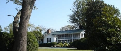 Wolftrap Farm Manor House