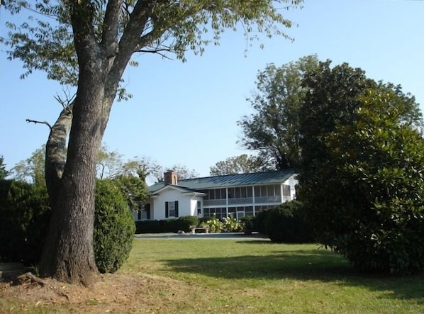 Wolftrap Farm Manor House