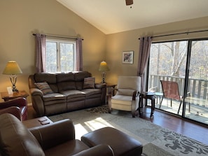 Living Room w/Fireplace, Flat  Screen TV & Sliding Doors Onto Deck