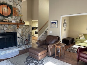 Living Room w/Fireplace, Flat  Screen TV & Sliding Doors Onto Deck