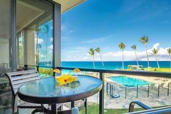 206 - Gorgeous Remodeled Oceanfront One Bedroom Unit! Fantastic!