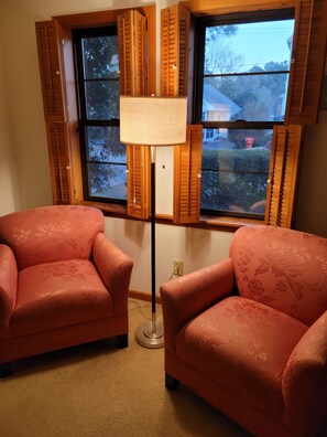 Nice reading chairs