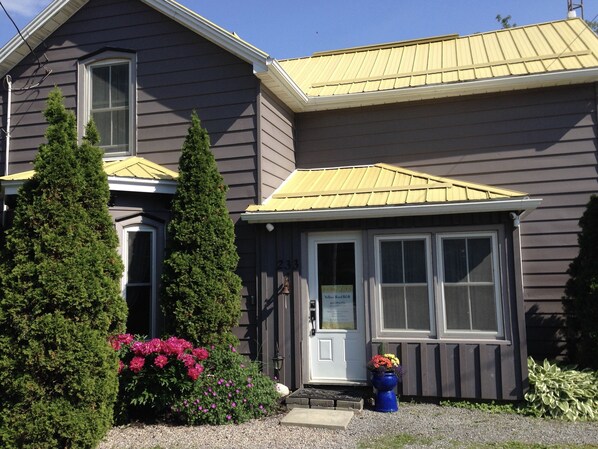 Yellow Roof B&B
