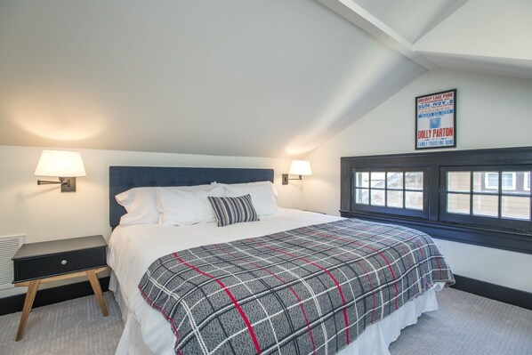 King size Bedroom suite 