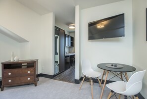 Coffee/ Dining Area