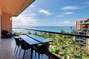 Huge Ocean View and you never miss a sunset!