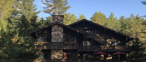 GREAT ADIRONDACK LODGE PERFECT FOR REUNIONS/WEDDINGS/RETREATS