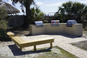 Ocean One Shared Gas Grilling Area.