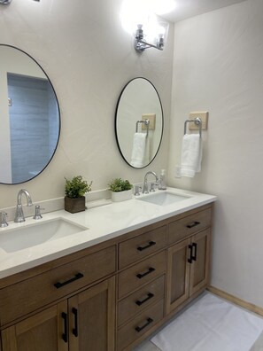 2nd master bath