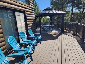 Large deck to enjoy meals, lounging and wildlife watching.