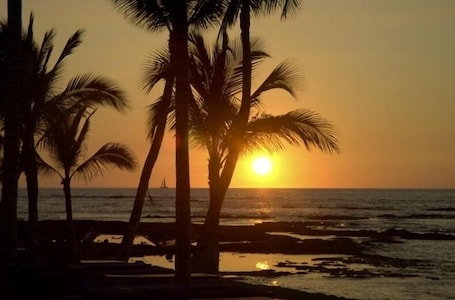 Enjoy the Hawaiian Sunsets