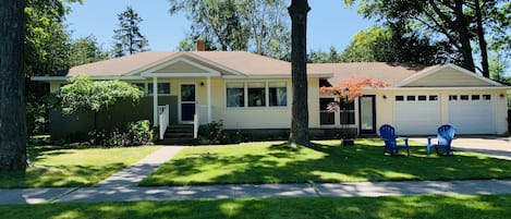 Front entrance 🏡