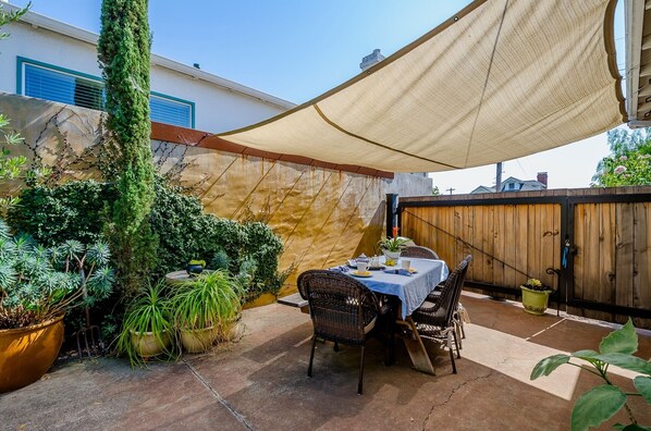 Al fresco dining!